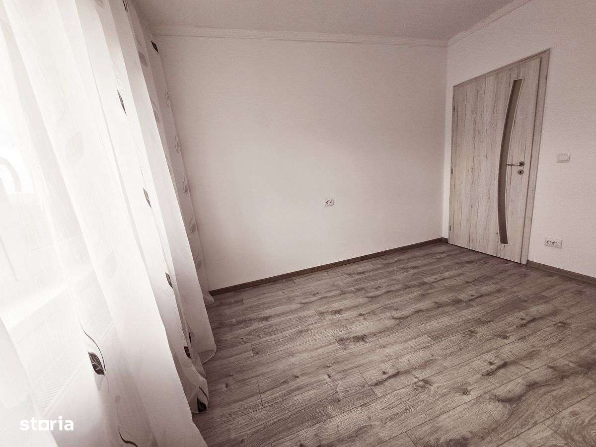 Vila 4 camere, Garaj, 2 bai, SU 210mp, teren 1000mp, CIURBESTI lac-8