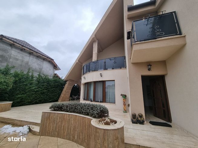 Casa deosebita de vanzare Sanmartin-0