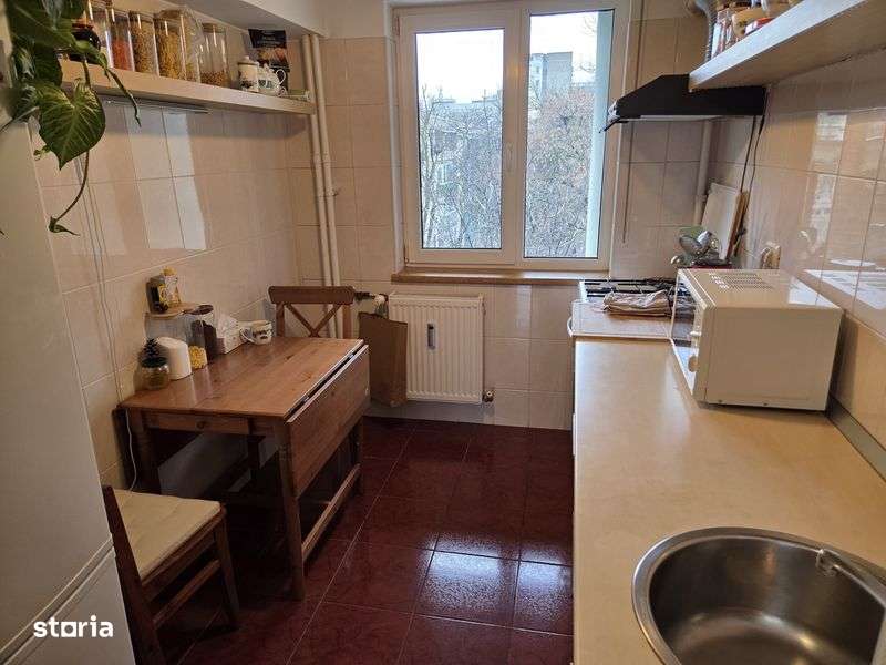 Vand apartament 3 camere et. 4/9 str.Brasov 20 - Imagine principală: 4/8