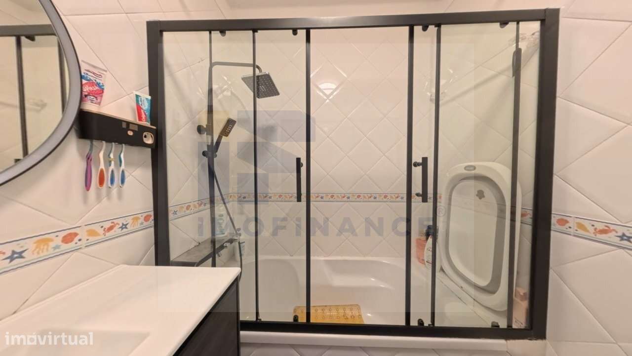 Excelente Apartamento T2, segunda linha de mar-9
