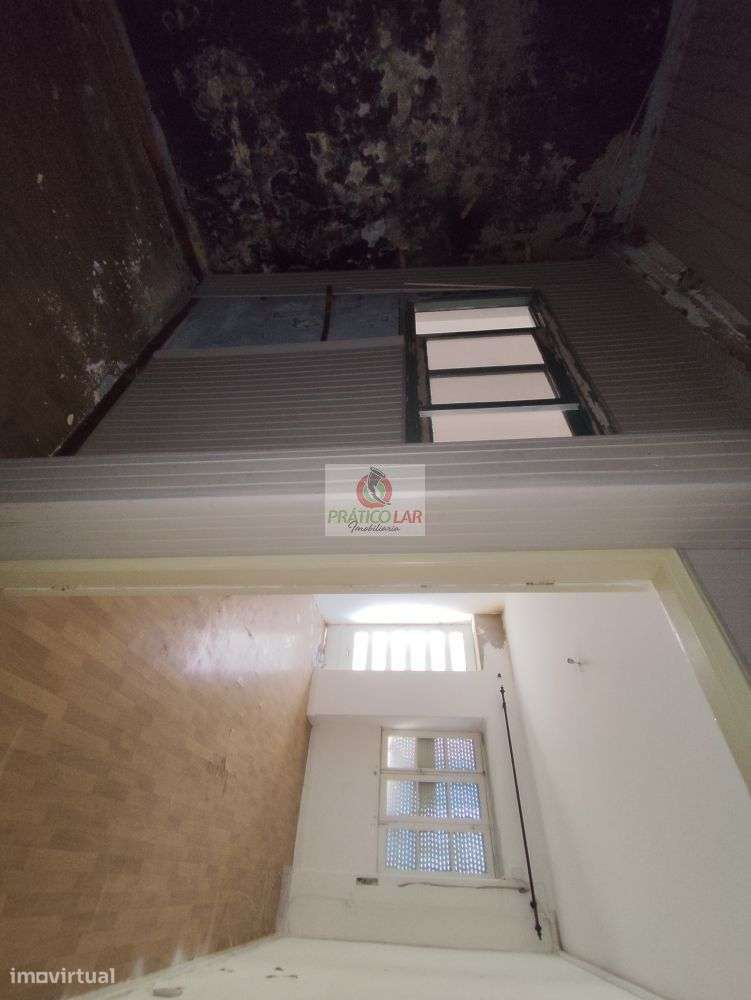 Moradia para restauro no centro na Zona Histórica de Vera Cruz-22