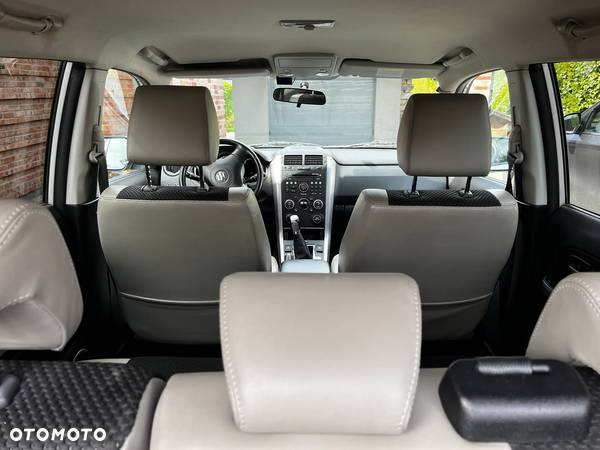 Suzuki Grand Vitara 2.4 Premium - 7