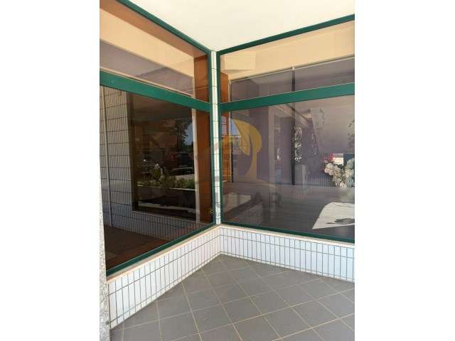 LOJA COMERCIAL PARA VENDA / ARRENDAMENTO-7