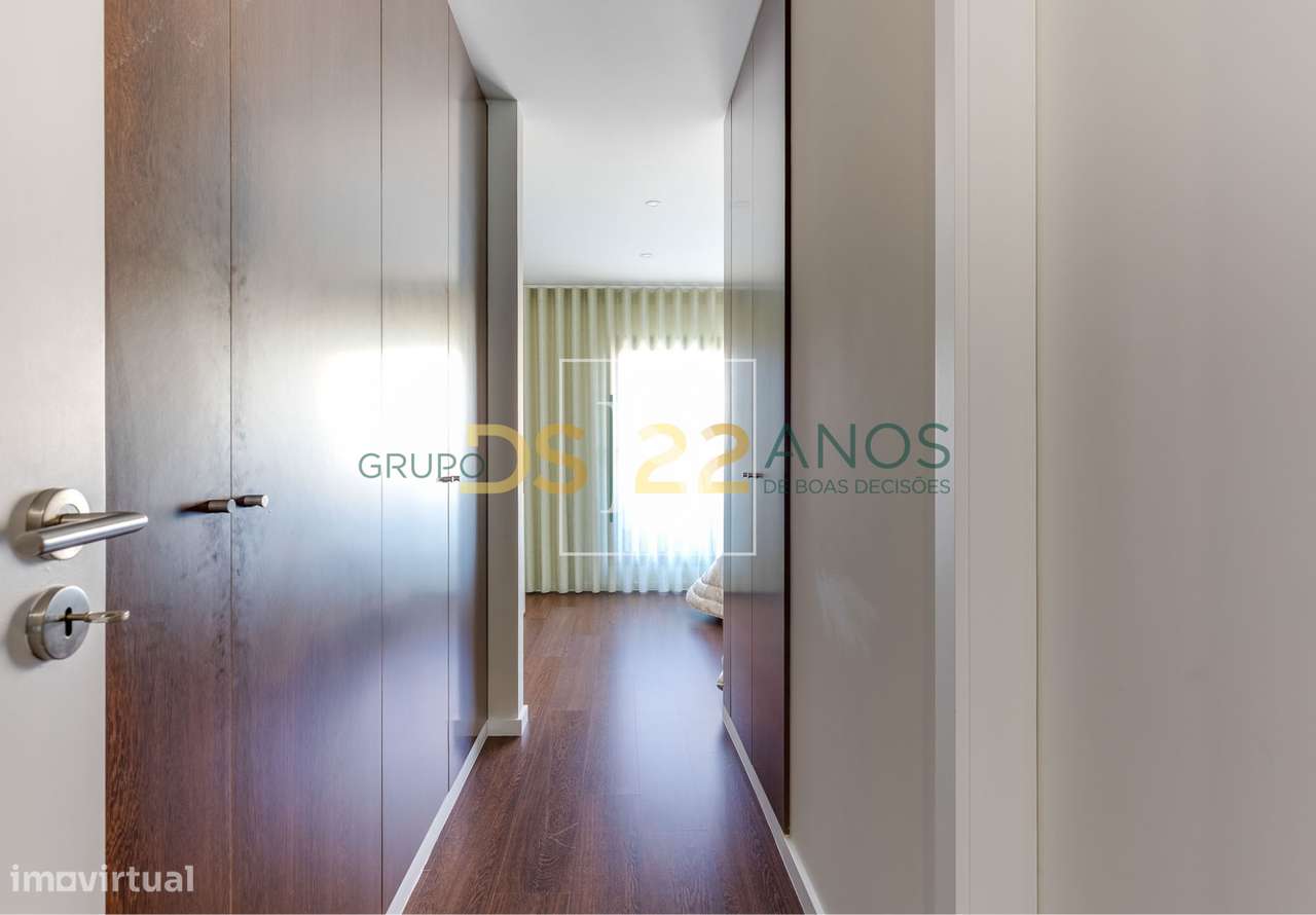 Moradia de construção moderna, situada na 3. ª linha de praia na Póvoa-22