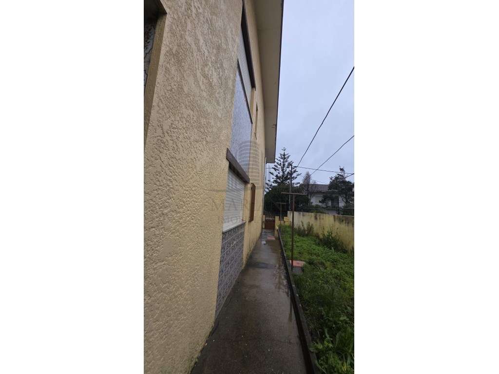 **Moradia de 4 frentes em Arcozelo - Oportunidade Única! **-9