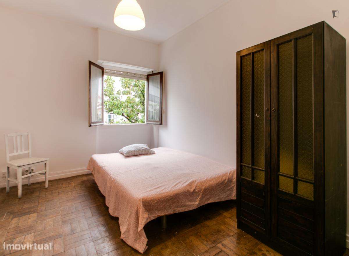 Quarto - localizado em Estrela Lisbon - Grande imagem: 5/8