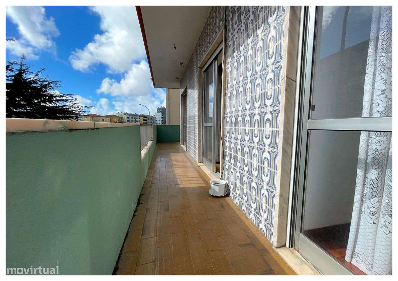 T4 • 140 m² • Varandas + Terraço • Rua Olivença – Amadora-22