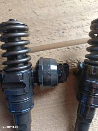 Injector Volkswagen Sharan 1.9 TDI Cod: 038130073AH PRET PE BUCATA - 2