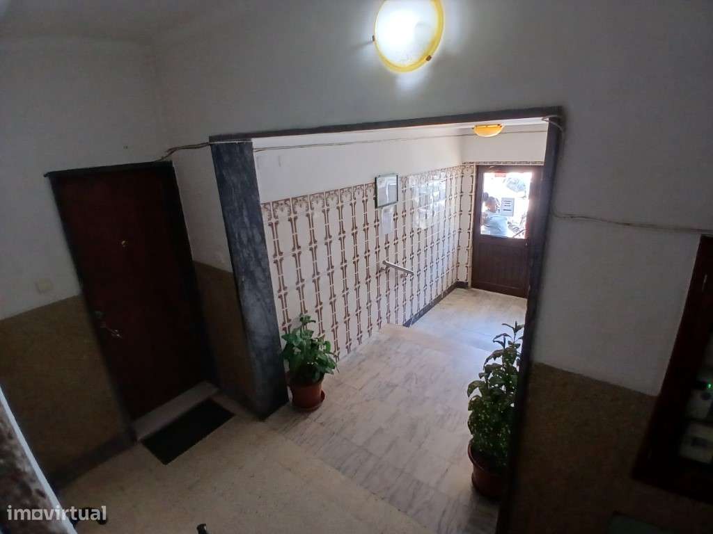 ** T2 com potencial para T3 | Avenida Infante D. Henrique | Setúbal**-3