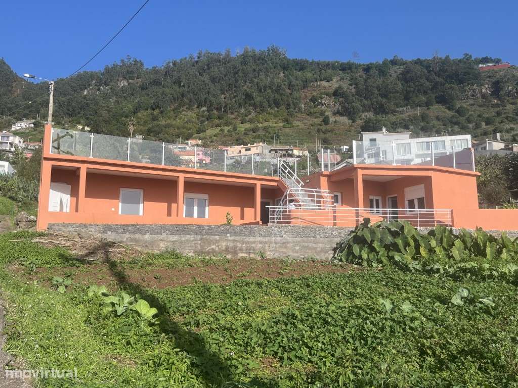 Uma moradia T3 remodelada, Arco de Calheta - Grande imagem: 1/20