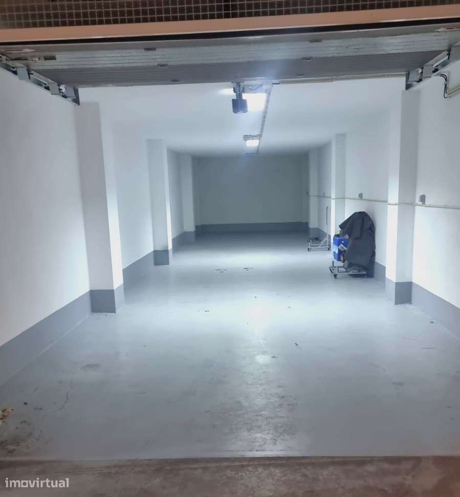 Garagem para 4 Viaturas - Grande imagem: 3/4