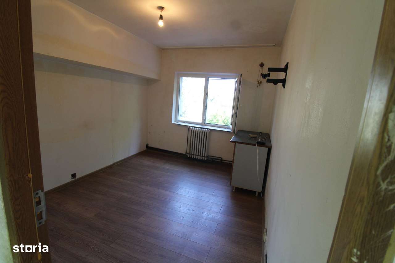 Apartament 3 camere, 67 mp, decomandat, etajul 1, zona Debarcader-1