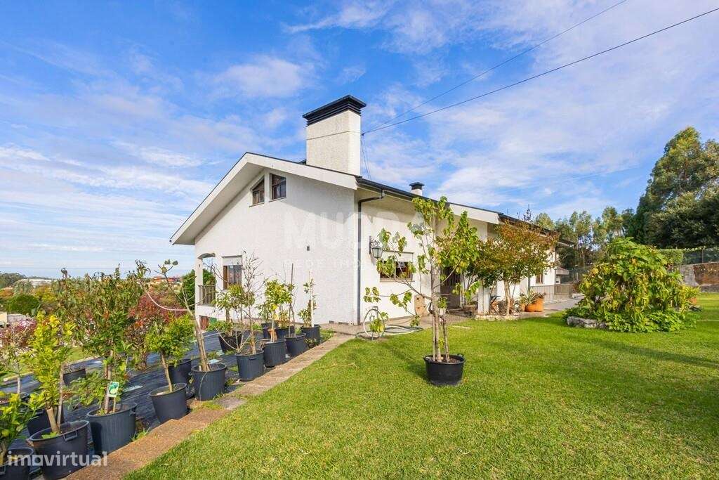 Moradia T4+ com Jardim e Pomar em Escapães, Santa Maria da Feira-47