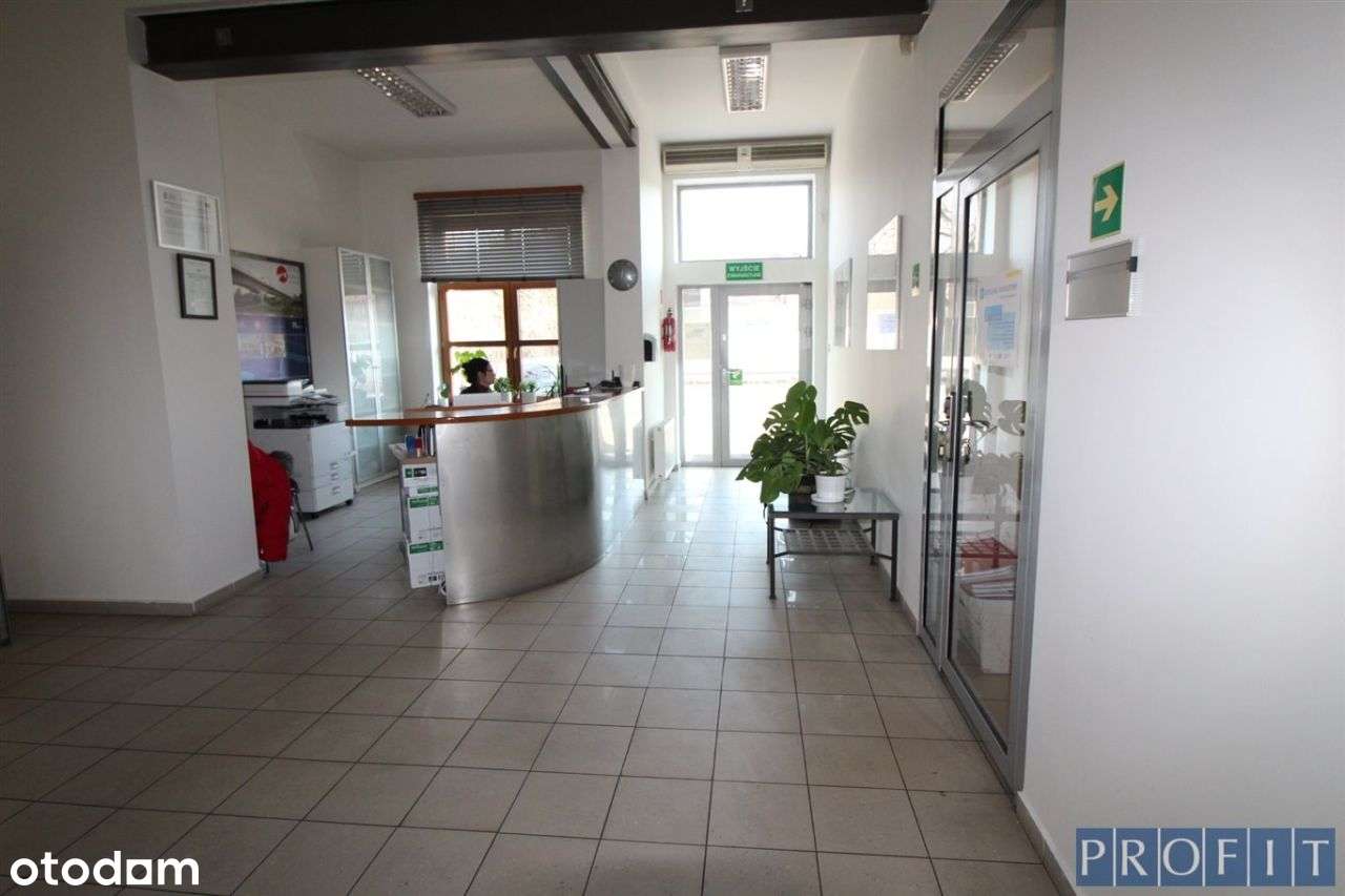 Budynek biurowo o pw. 862m2-10