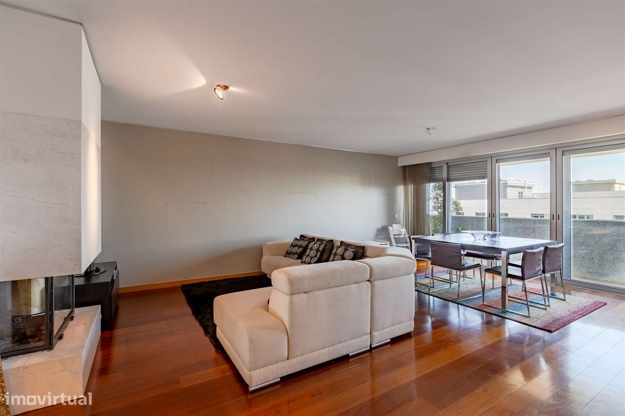 Apartamento T3 no Bessa com Varanda e Garagem box-8