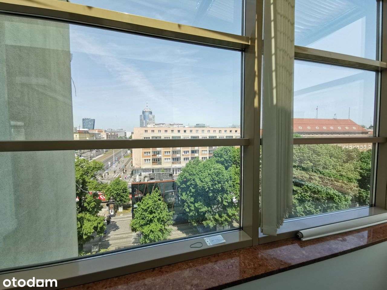 Obiekt handlowo-biurowy 1884m2 na sprzedaż-7