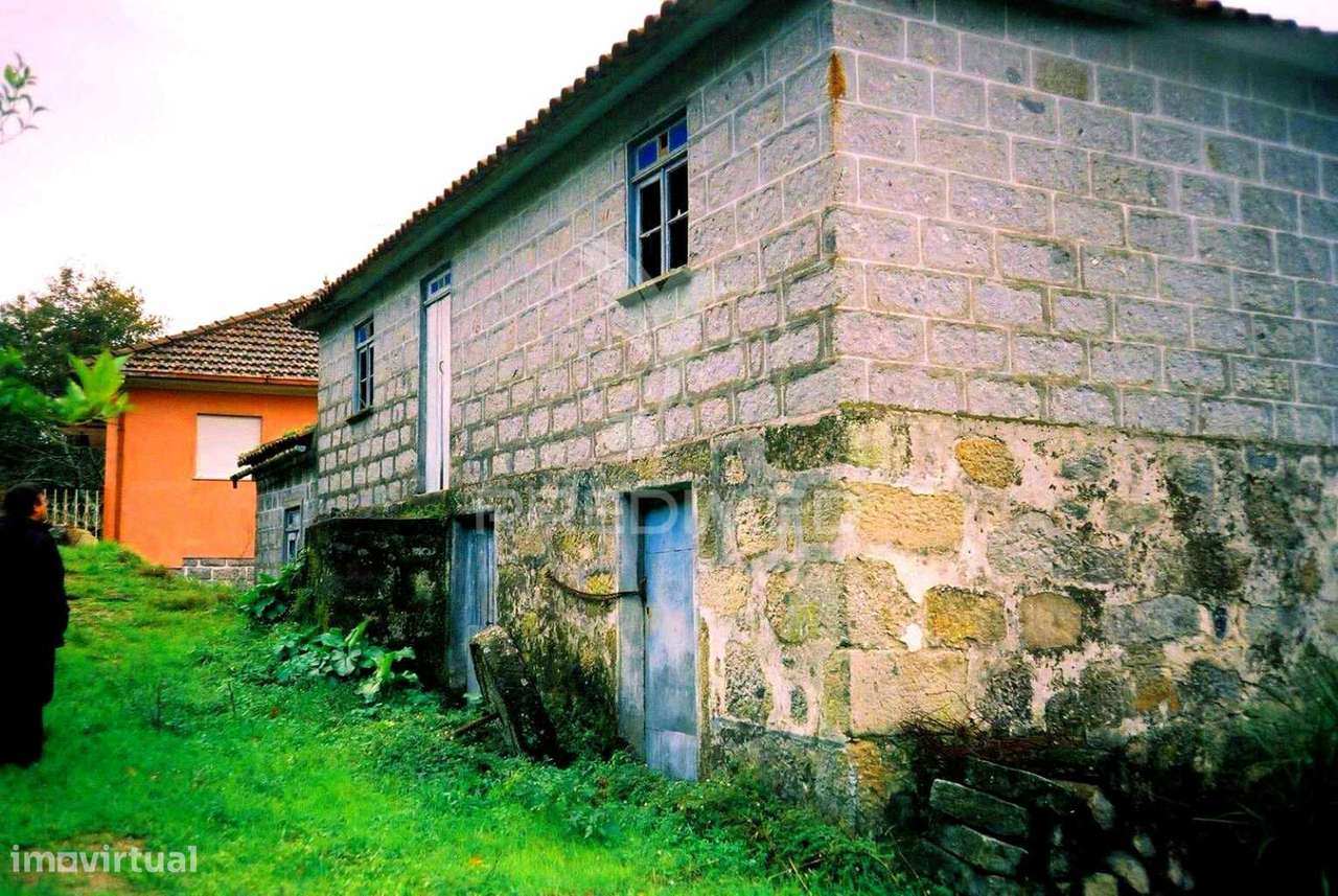 Moradia  em pedra para reconstruir - Grande imagem: 5/11