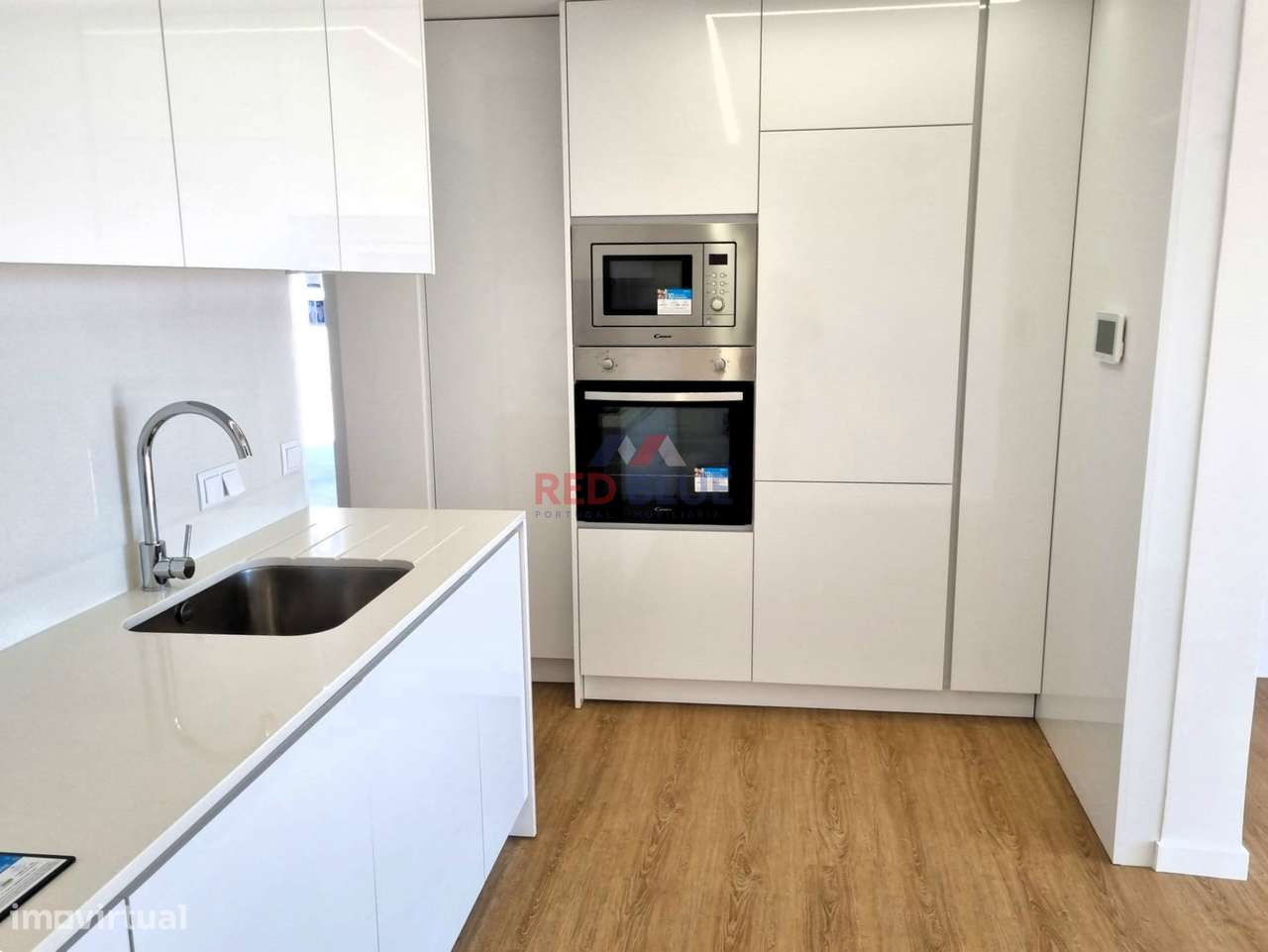 MORADIA, PRIMEIRA LINHA DE MAR, AVER-O-MAR, PÓVOA DE VARZIM - Grande imagem: 5/26