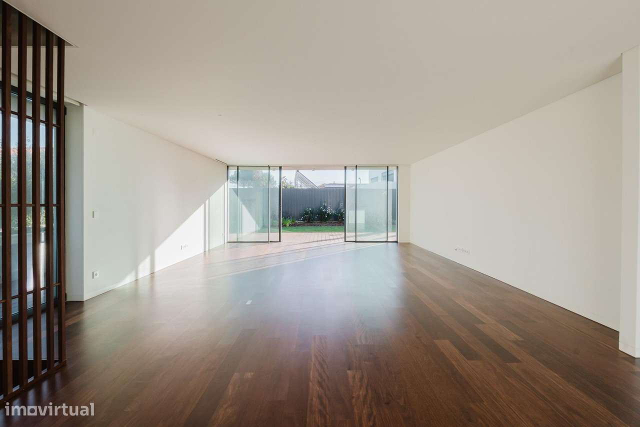 Moradia T4 Isolada com Piscina Privativa no Sandwoods, Cascais - Grande imagem: 5/36
