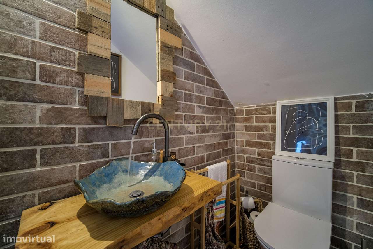 Moradia T5 renovada com piscina, perto da Ericeira.-17