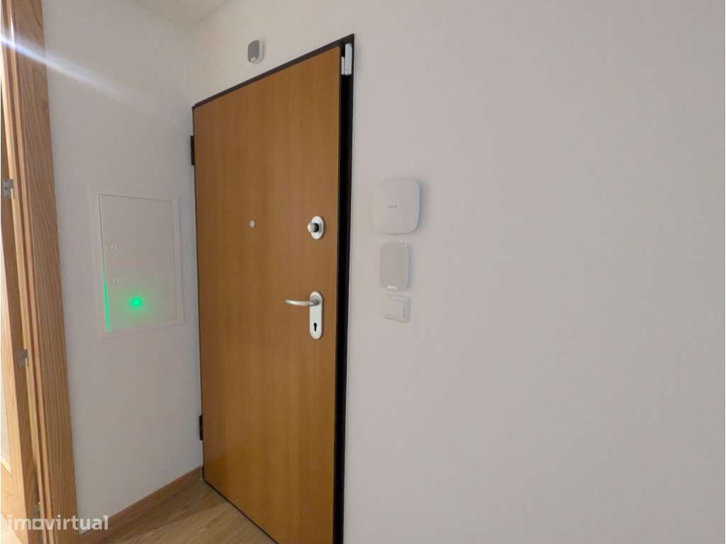 Apartamento T2 em condomínio fechado com piscina no centro de Ermes...-4