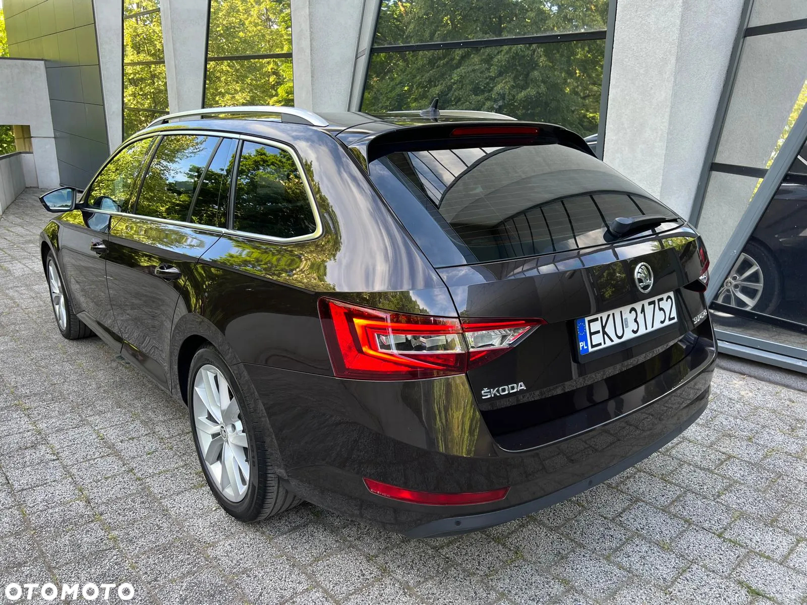 Skoda Superb Combi 2.0 TDI DSG Ambition - 7