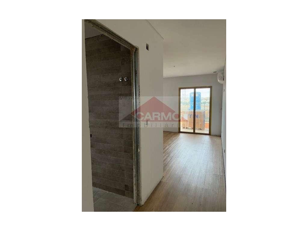 T3 Novo com 2 Suítes e Box.(oferta da escritura). - Grande imagem: 2/22