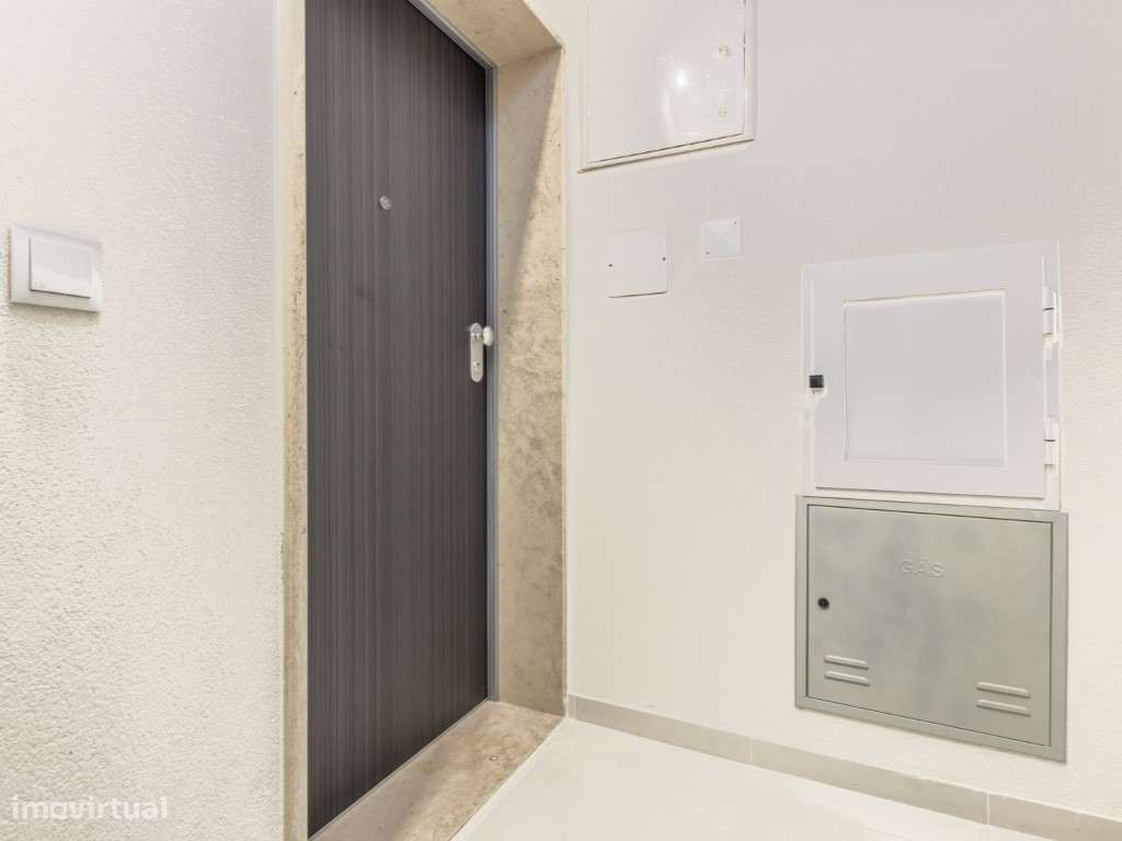 Apartamento T2 com Terraço - Moderno e Novo em Santa Marta de Corroios - Grande imagem: 2/15