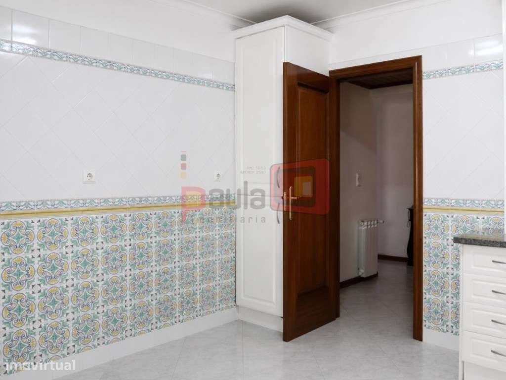 APARTAMENTO T3 COM PARQUEAMENTO-8