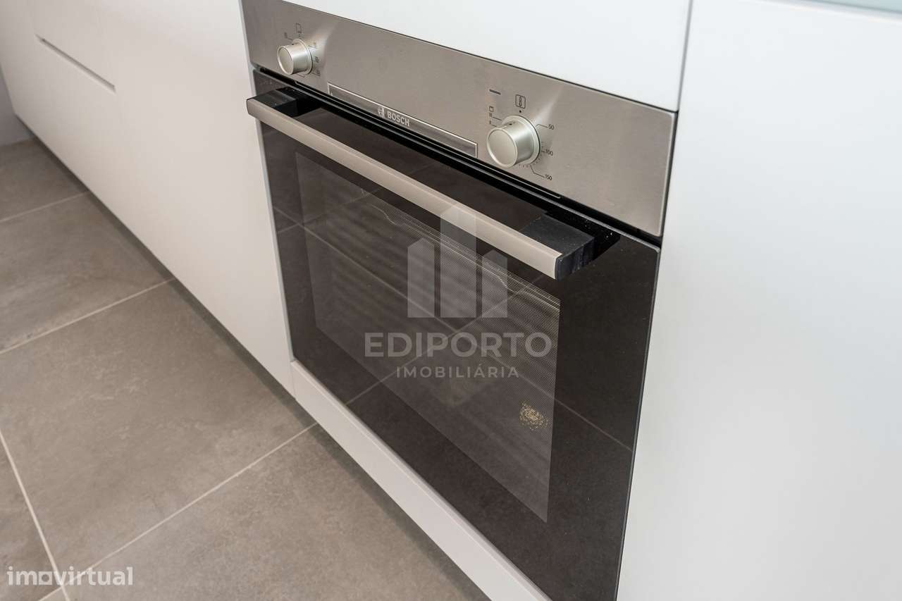 T2 Novo com terraço Pronto a Habitar, arrumos  e 2 Lugares de Garagem-7