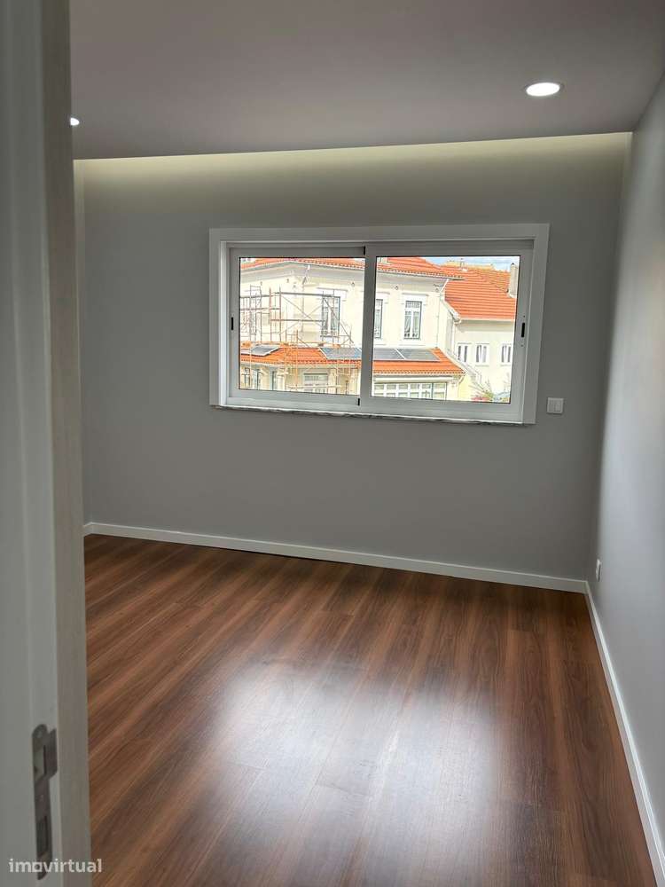 Apartamento T2 Totalmente Renovado com Pequeno Quintal - Bonfim-21