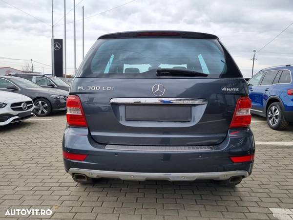 Mercedes-Benz ML 300 CDI 4Matic 7G-TRONIC DPF BlueEFFICIENCY Grand Edition - 6