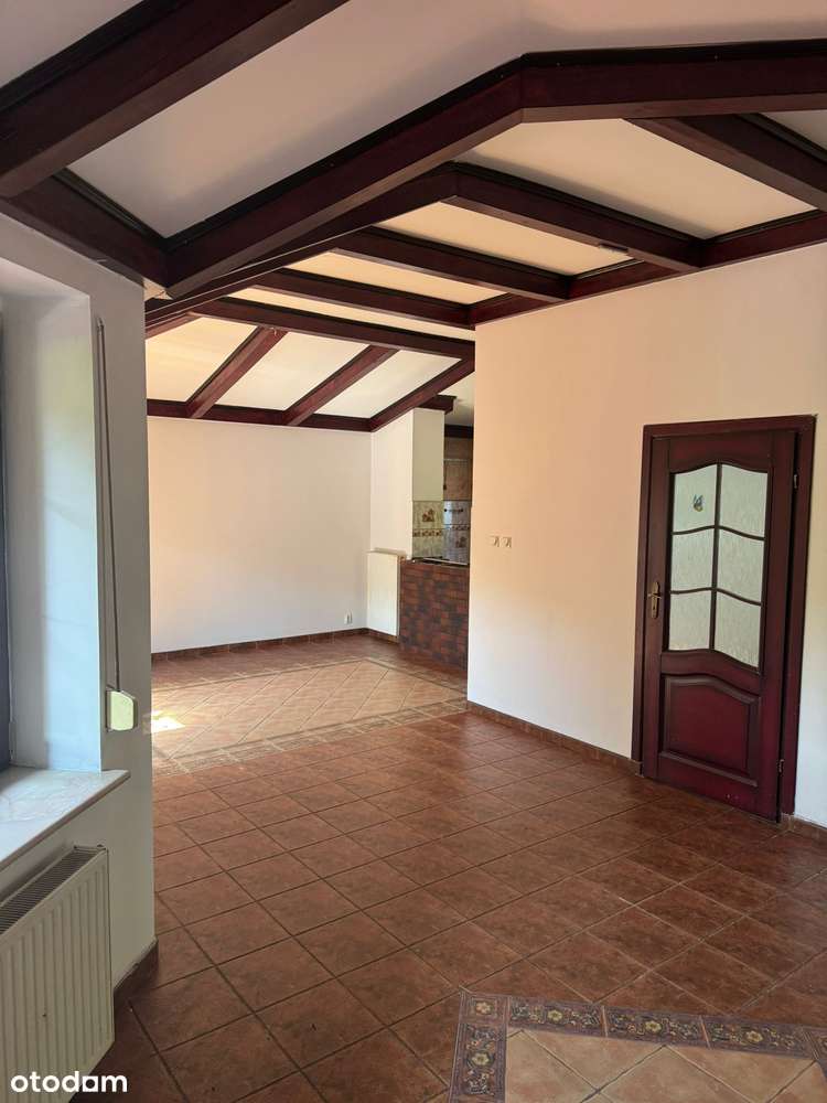 Przestronny dom z ogrodem na sprzedaż-4