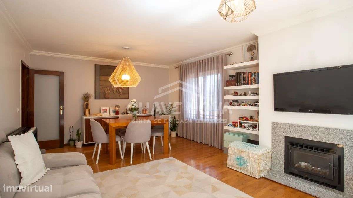 T2 c/ Lugar de Garagem e Arrumos em Custóias (Matosinhos)-21
