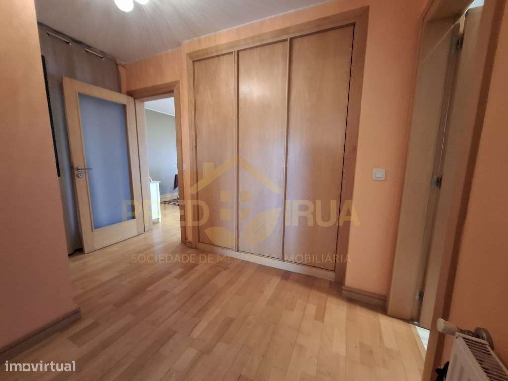 T 2 Recuado em condominio fechada piscina e ginasio com vistas de mar - Grande imagem: 2/22