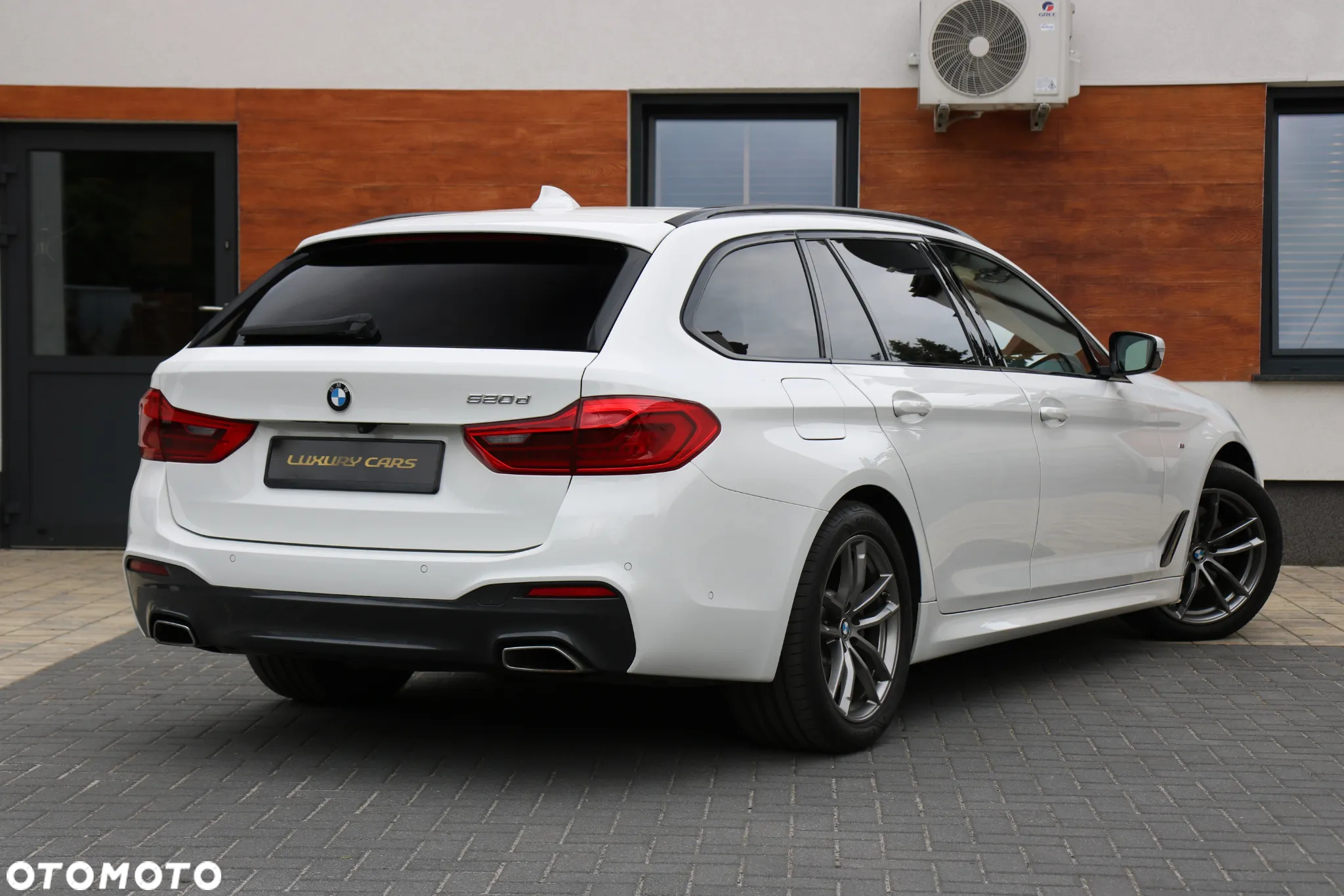 BMW Seria 5 520d M Sport - 13