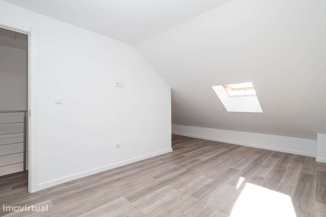 Duplex Remodelado com Terraço-14