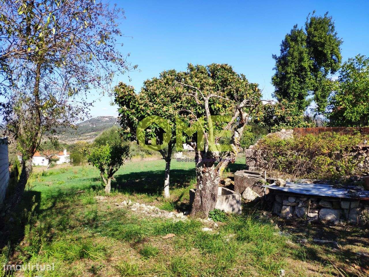 Moradia para restauro a 6 minutos de Fátima - Grande imagem: 2/15