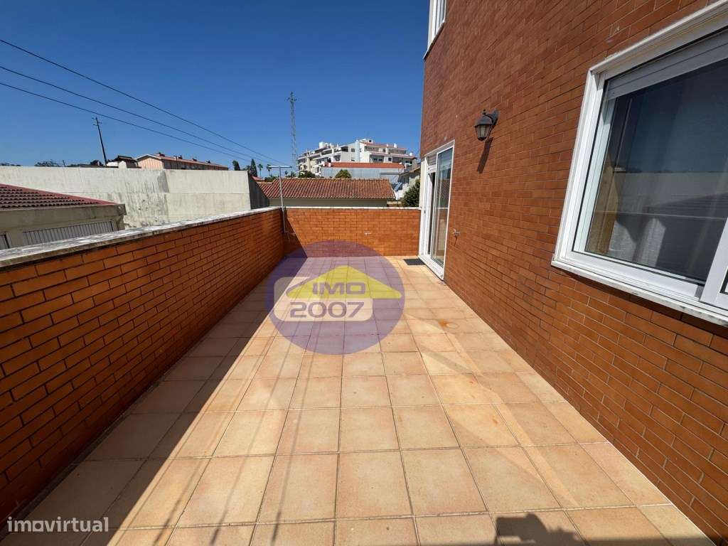 Apartamento T3 com terraço em Paços de Brandão-28