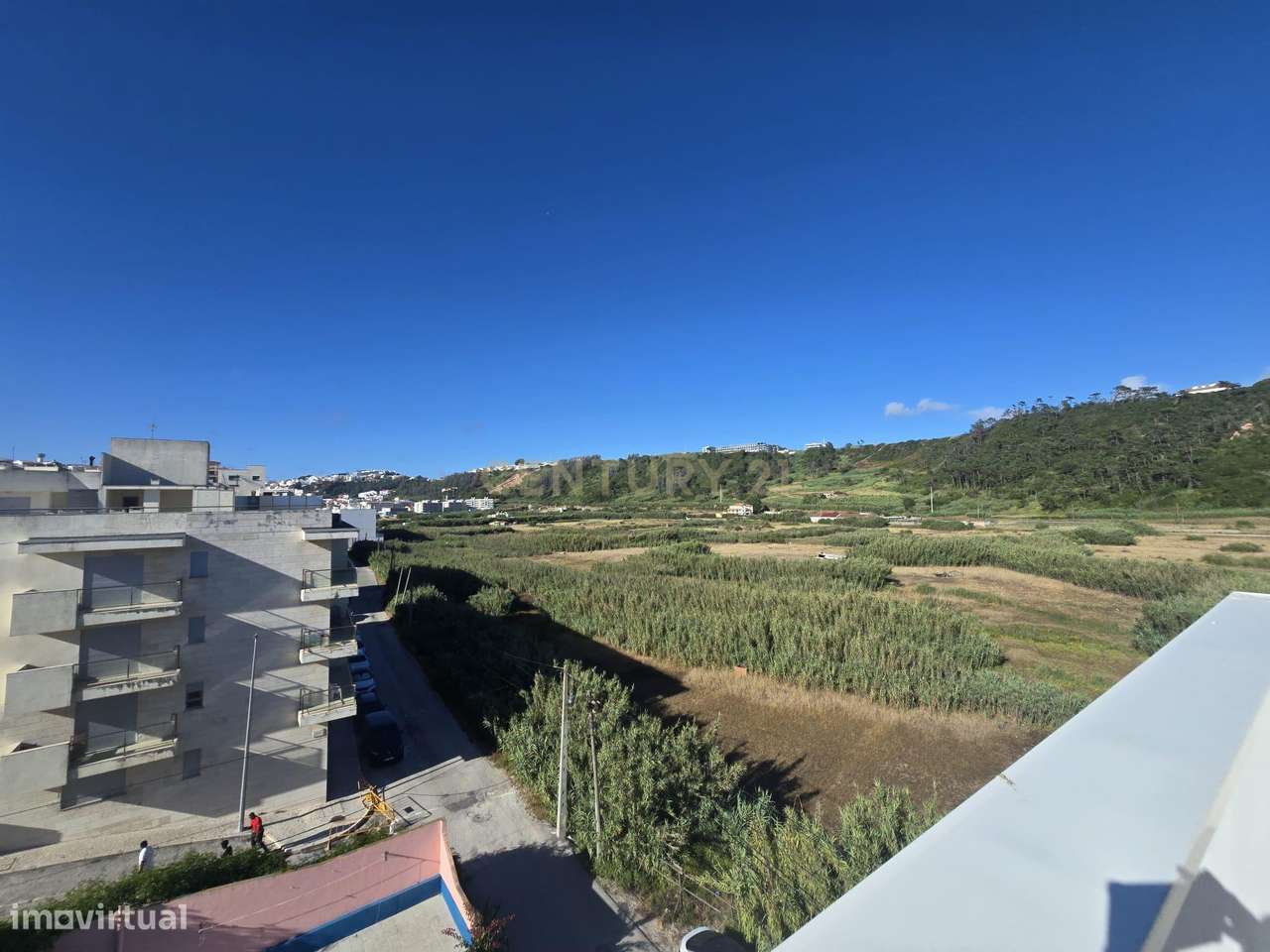Lindíssimo Apartamento Novo T2 a dois passos da praia-5