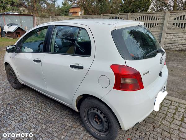 Toyota Yaris 1.0 Luna - 5