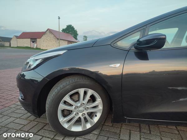 Kia Ceed - 16