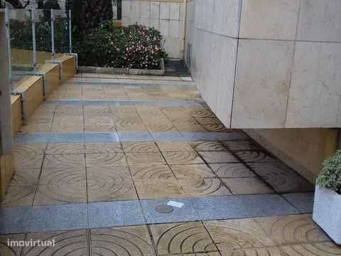 Arrendo Apartamento T1 - Gaia Shopping - Grande imagem: 4/12