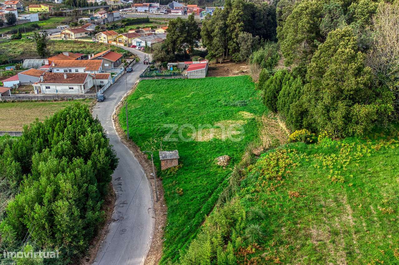 Terreno Localizado em Anta/ Espinho, com uma área total de 1490m². - Grande imagem: 2/11