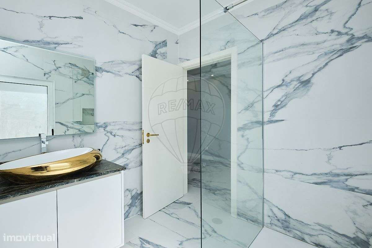 Moradia T4 para venda-10