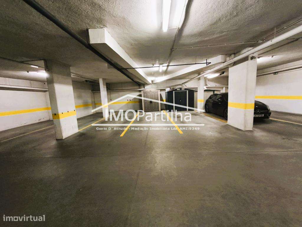 T3 C/ 4 Lugares de parqueamentos nas Colinas do Cruzeiro-15