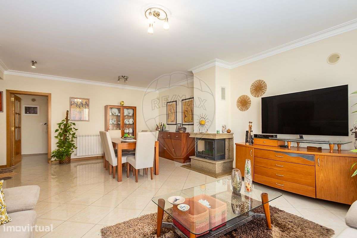 Moradia T4 para venda-8