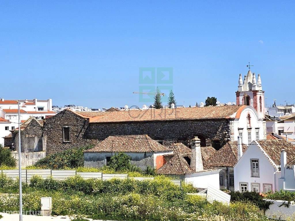 Apartamento T2 com 124,64m2, parqueamento para 2 viaturas, no centr...-15