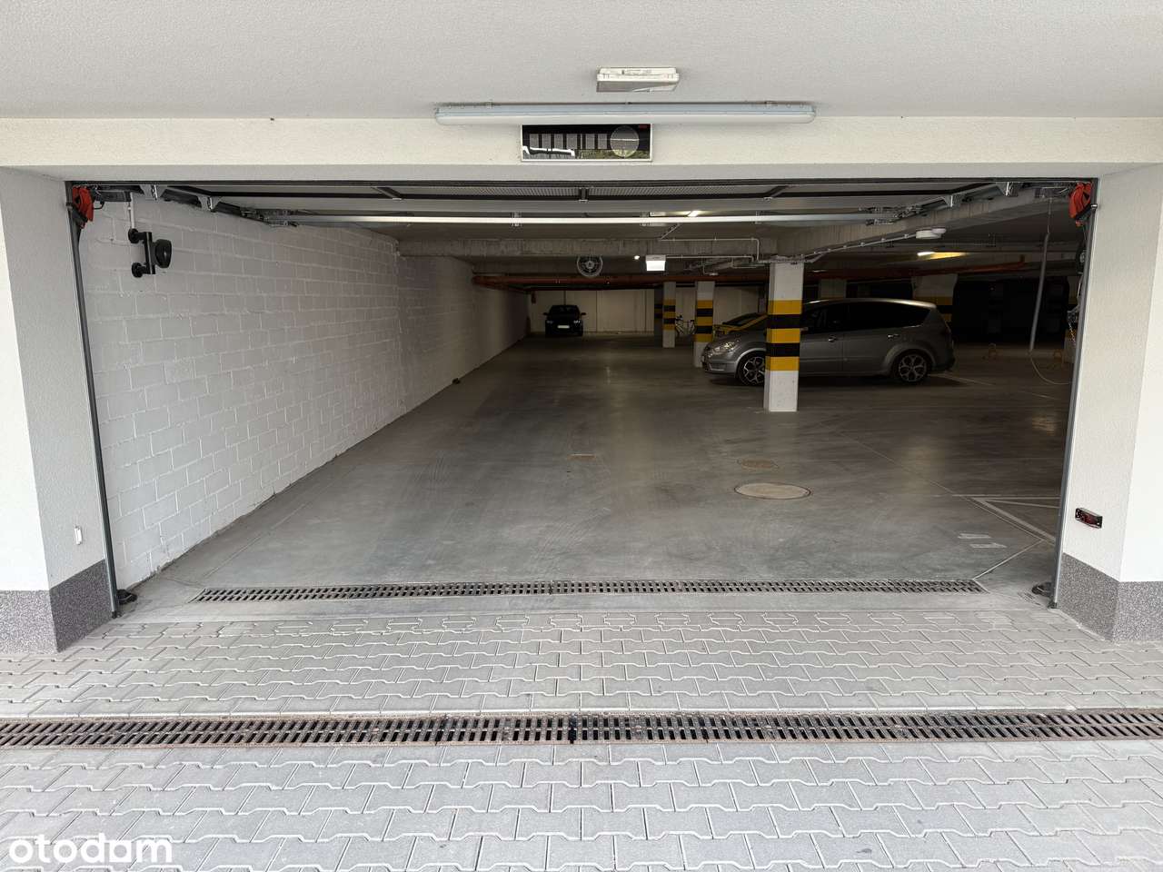 Kruszewnia - miejsce w hali garażowej. - Pełny obrazek: 5/13