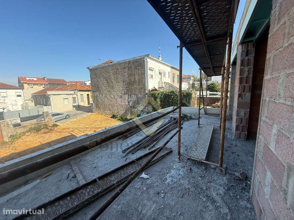 Apartamento T2 próximo à Rotunda Santo Ovídeo Vila Nova de Gaia-10